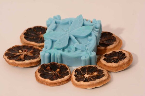 Amazon Wax Melt bar, blue in colour with Dark Orchid Blossom and Pears and Freshia fragrance